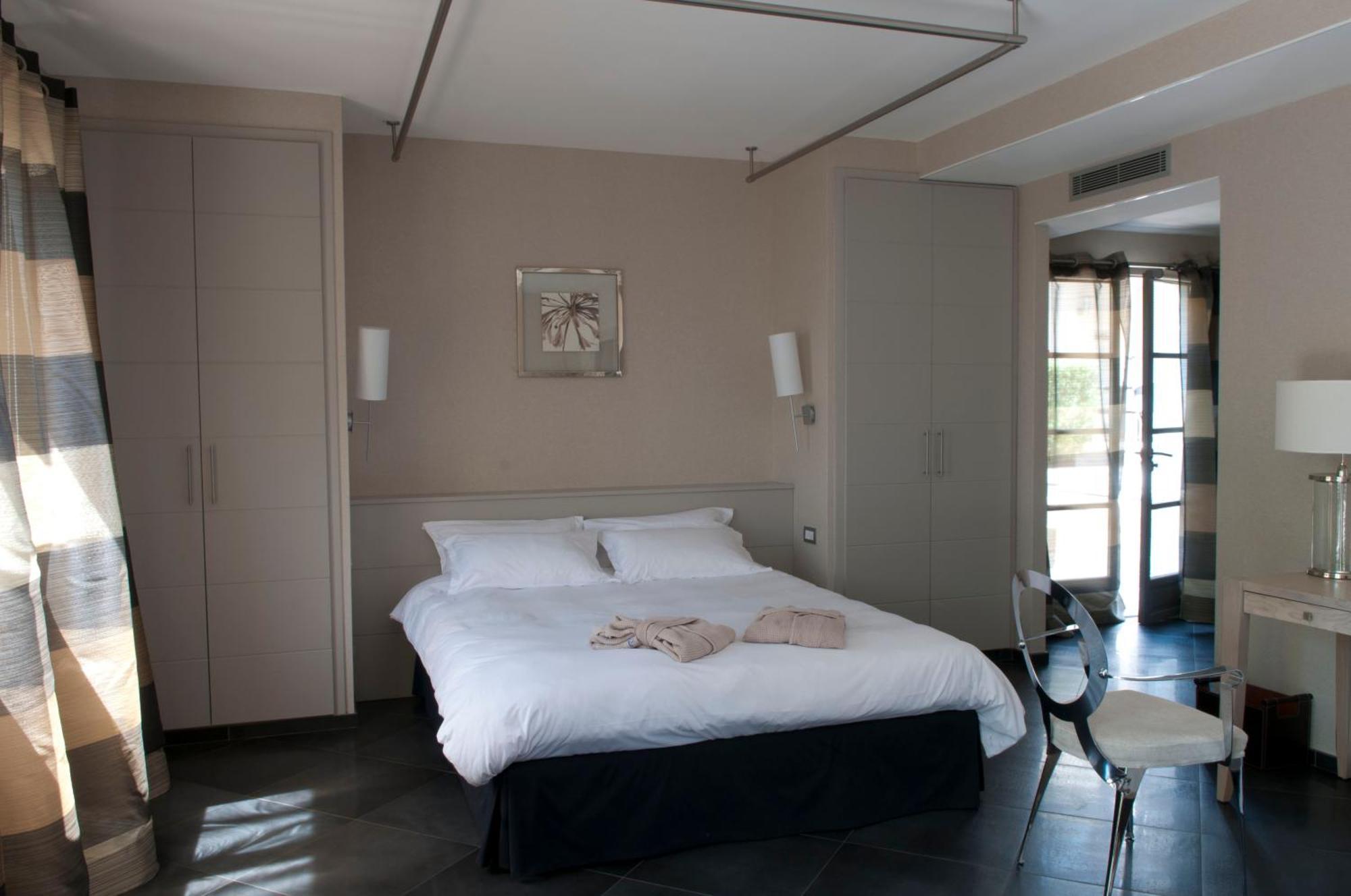 Le Pinarello Hotel Sainte-Lucie de Porto-Vecchio Buitenkant foto